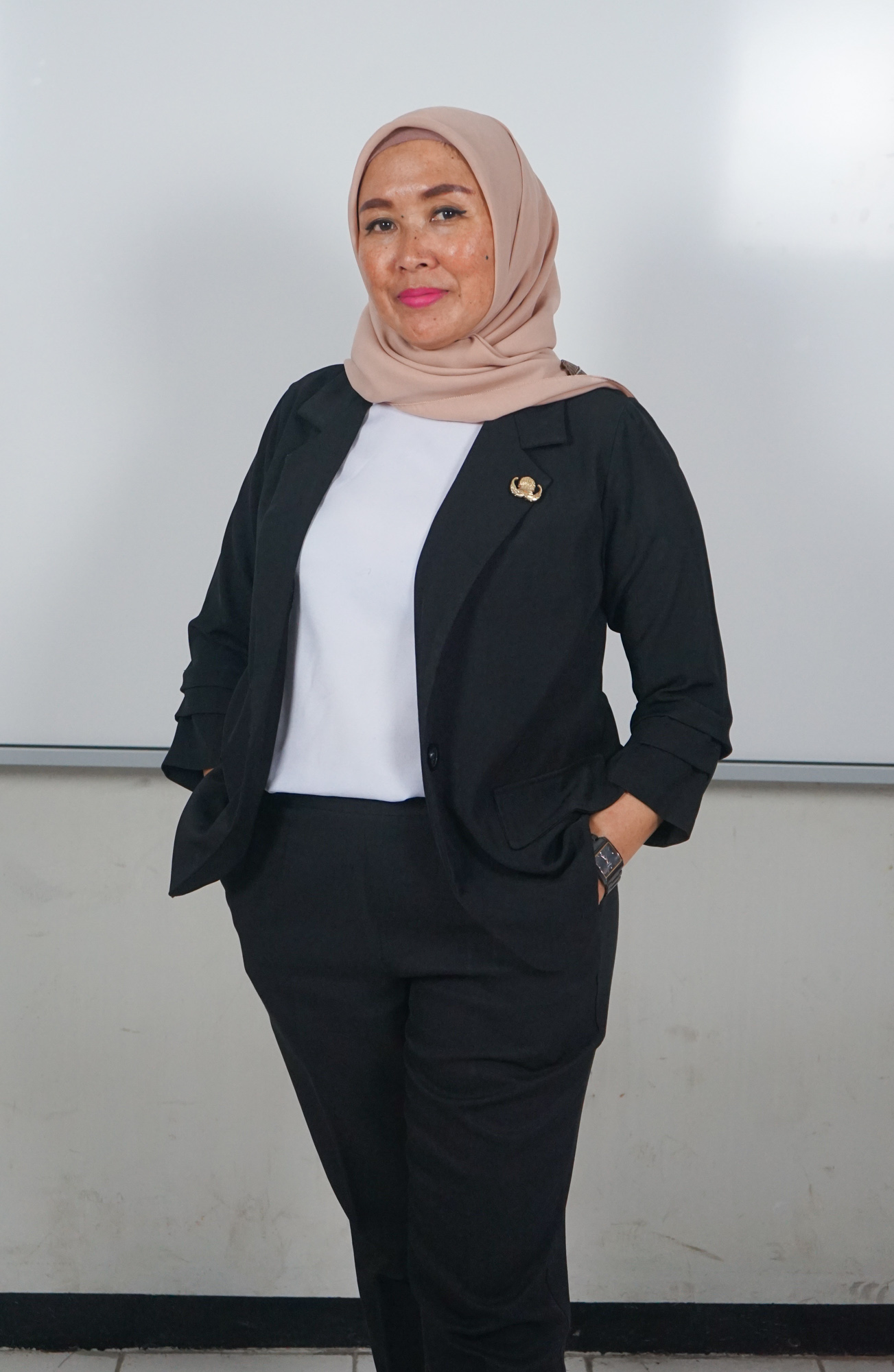 Bu Ira - Staff Name - SMAN 21 Bandung class 2025